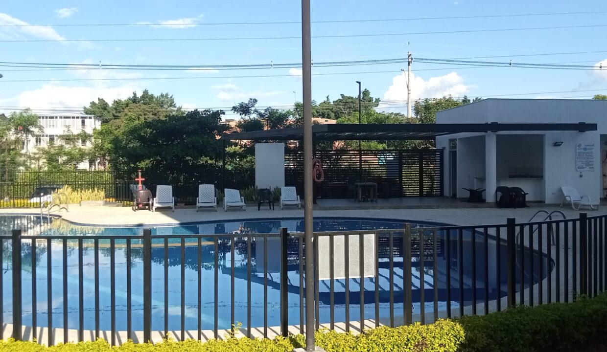 piscina-conjunto-carbonero