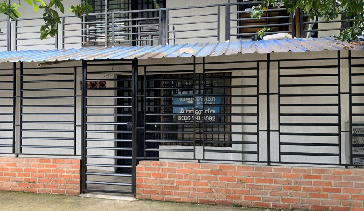 FACHADA 1
